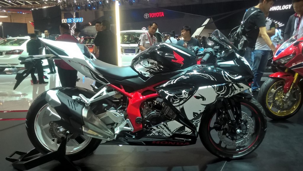 Honda CBR250RR Special Edition Side Profile