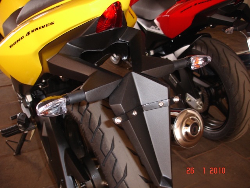 Honda-CBX250-Twister-K1-Rear