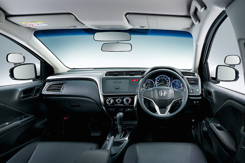 Honda Grace Driver Training Version Interior