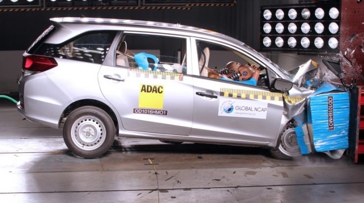 Honda Mobilio Crash Test