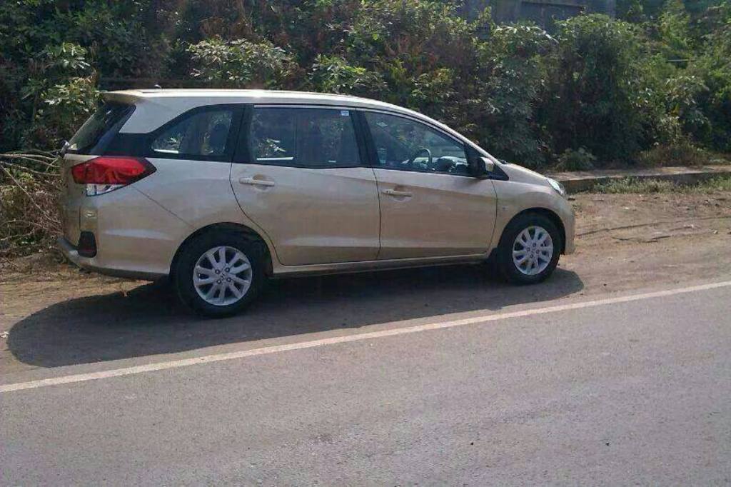 Honda Mobilio Diesel Spy Shot Side