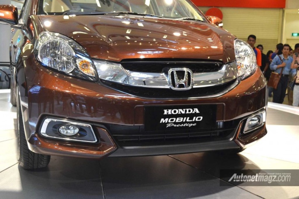 Honda Mobilio Prestige Foglamps Chrome Surround