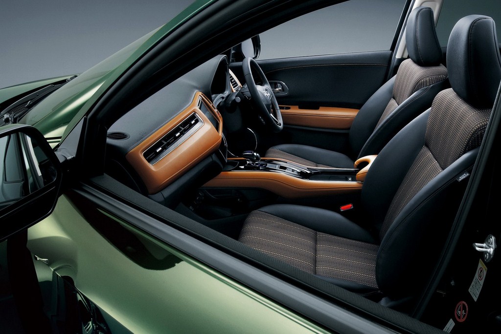 Honda Vezel Hybrid Interiors