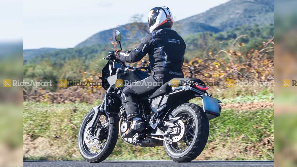 Husqvarna 901 Svartpilen Spy Shot
