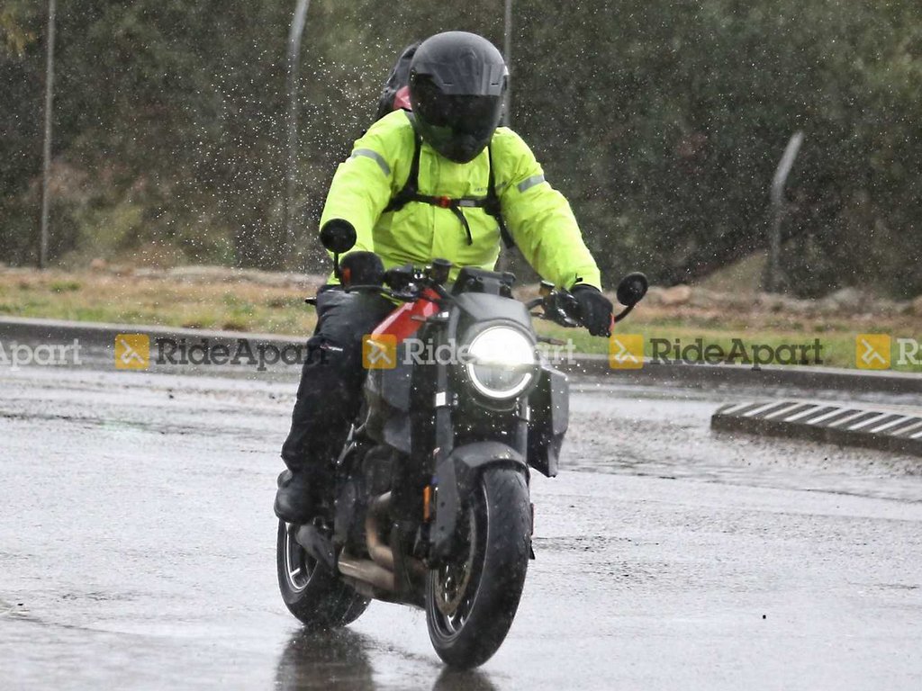 Husqvarna Vitpilen 1301 Spotted Front