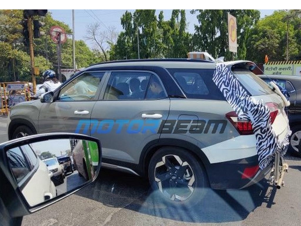 Hyundai Alcazar CNG Spied Rear