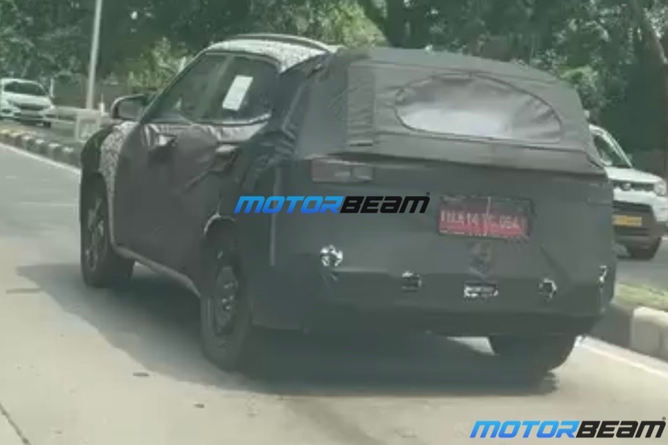 Hyundai Alcazar Facelift Spotted