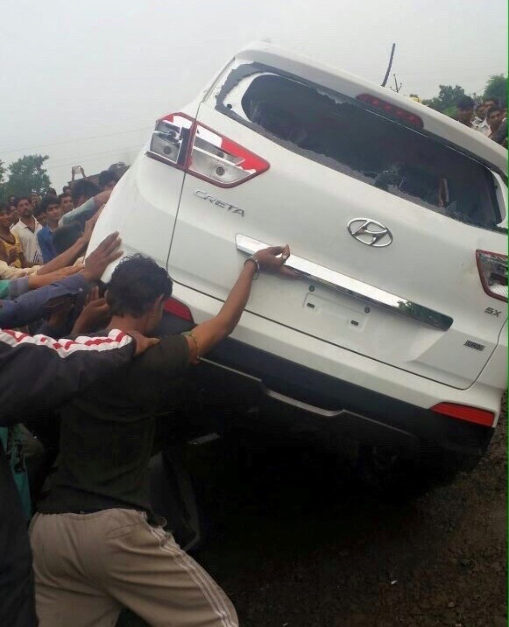 Hyundai Creta Mob Attack
