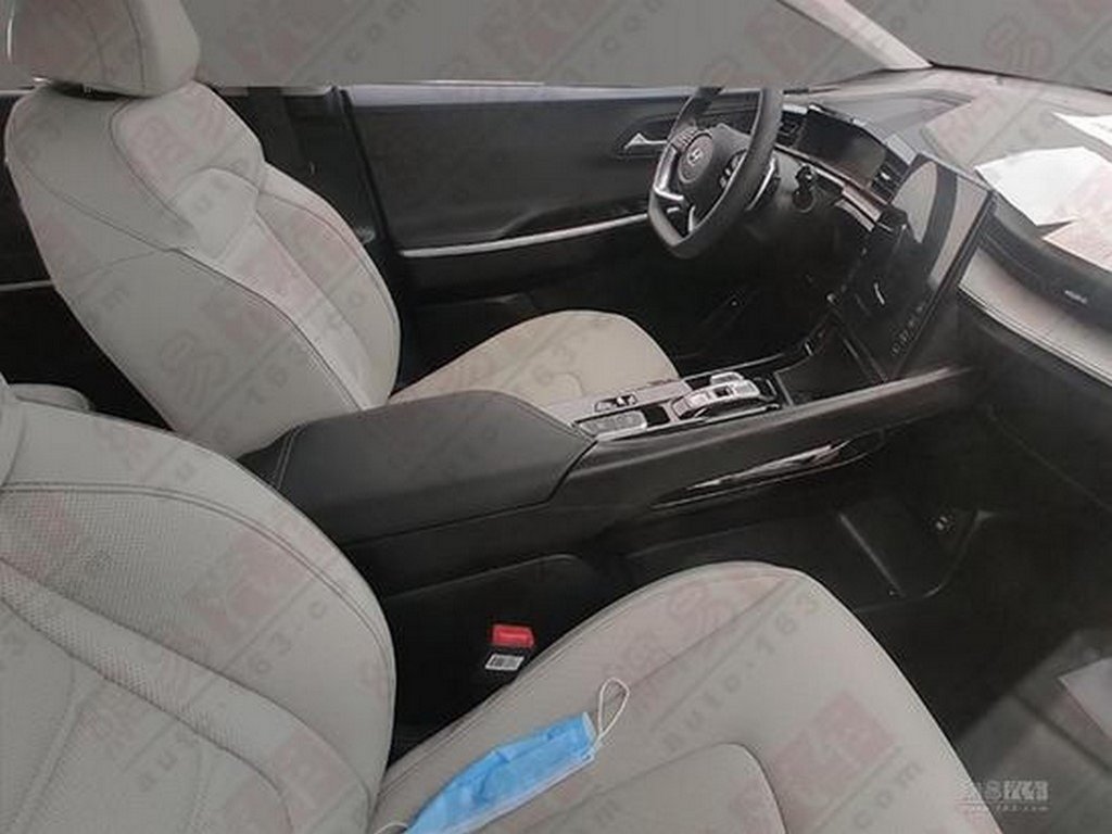 Hyundai Custo MPV Dashboard