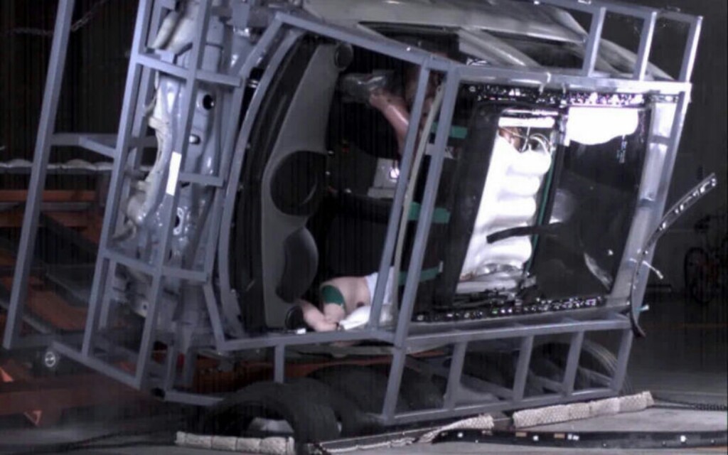 Hyundai Panorama Sunroof Airbag System Testing