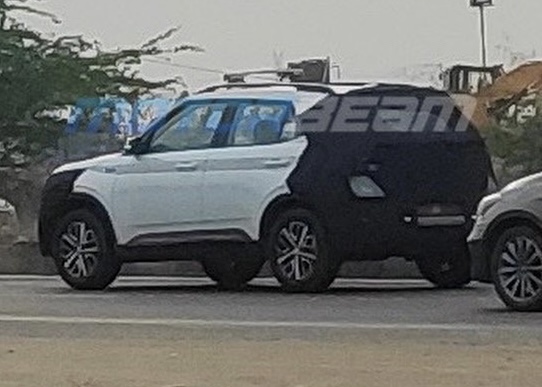 Hyundai Venue Facelift Spotted