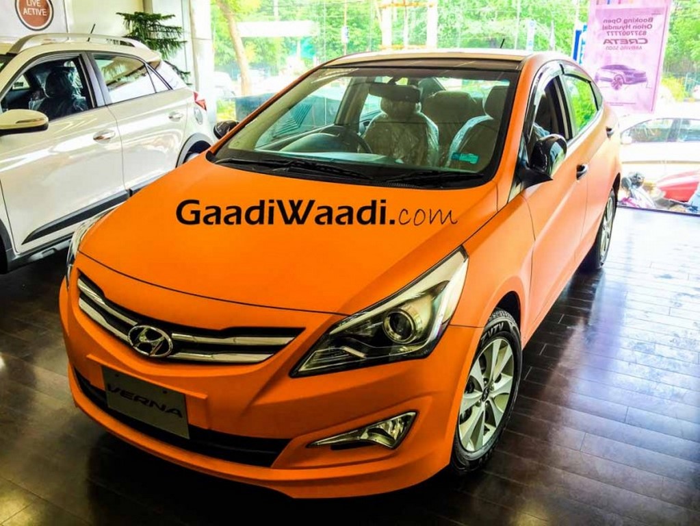 Hyundai Verna Matte Wrap Showroom