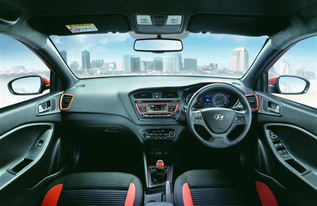 Hyundai i20 Active Dashboard