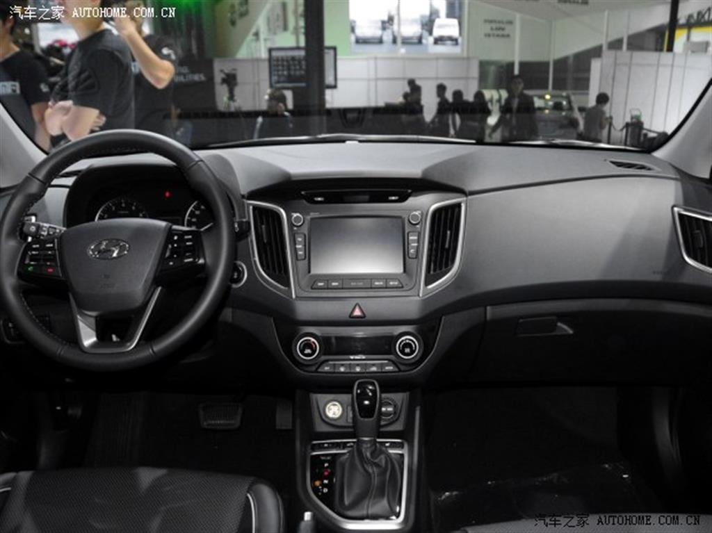 Hyundai ix25 SUV Interiors