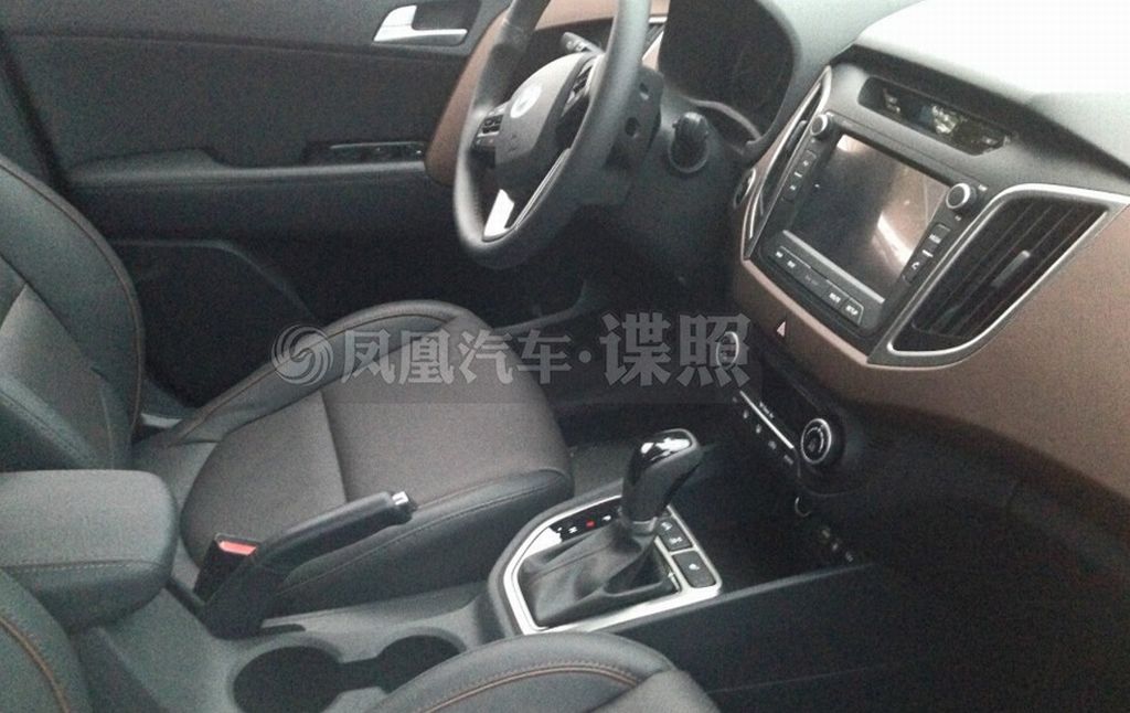Hyundai-ix25-Spied-Interiors