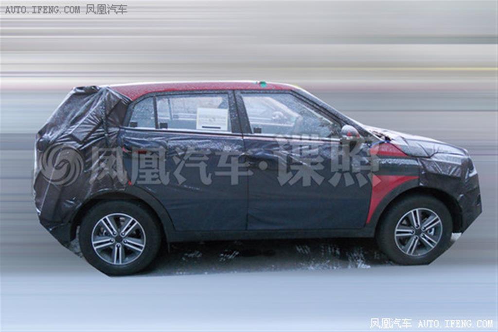 Hyundai ix25 Spy Side