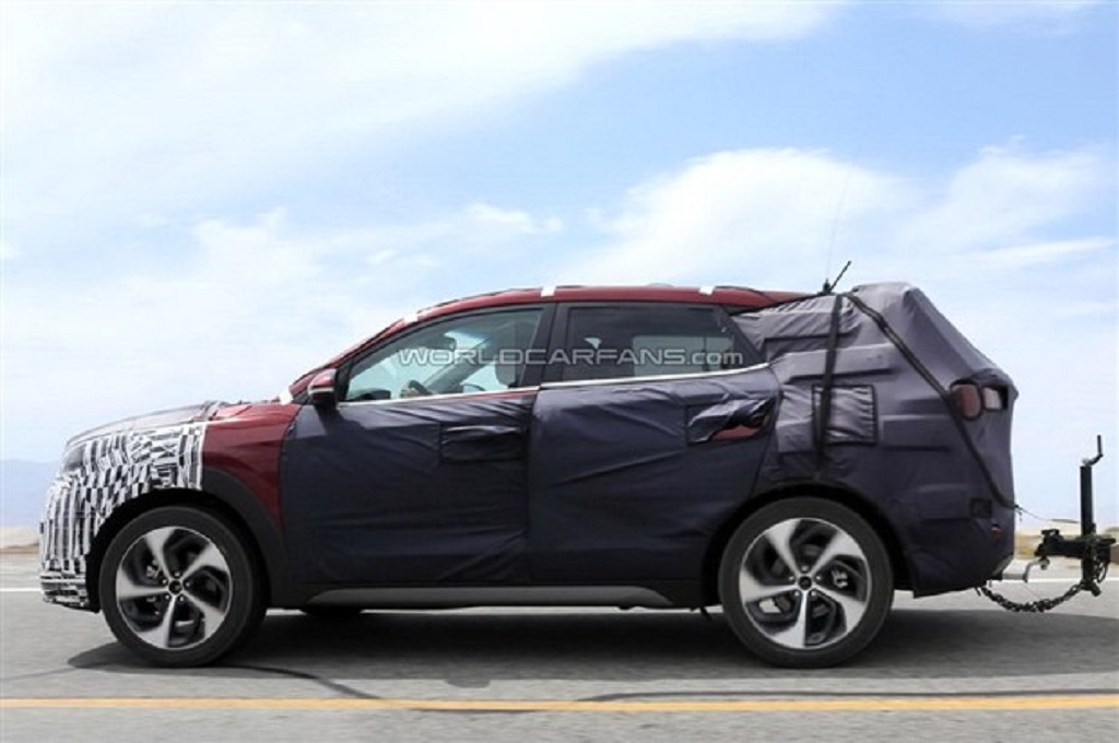 Hyundai new ix35 side view