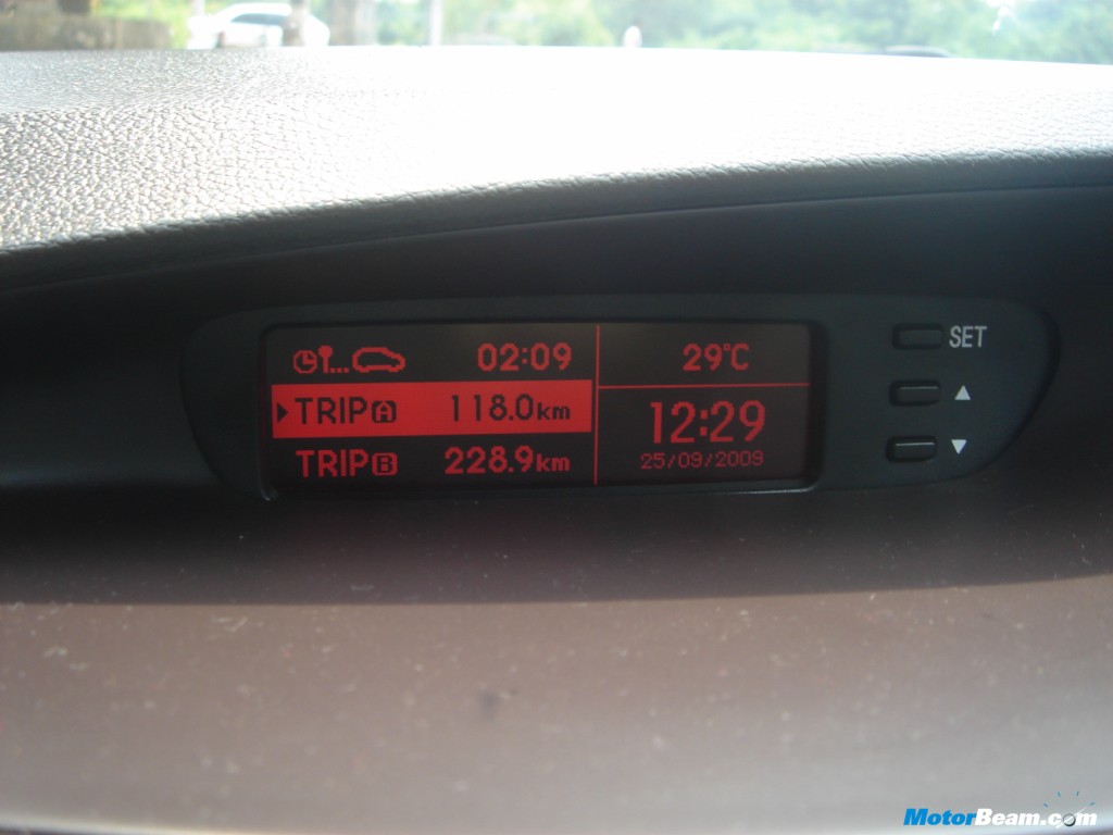 Hyundai_i20_Multi_Information_Display