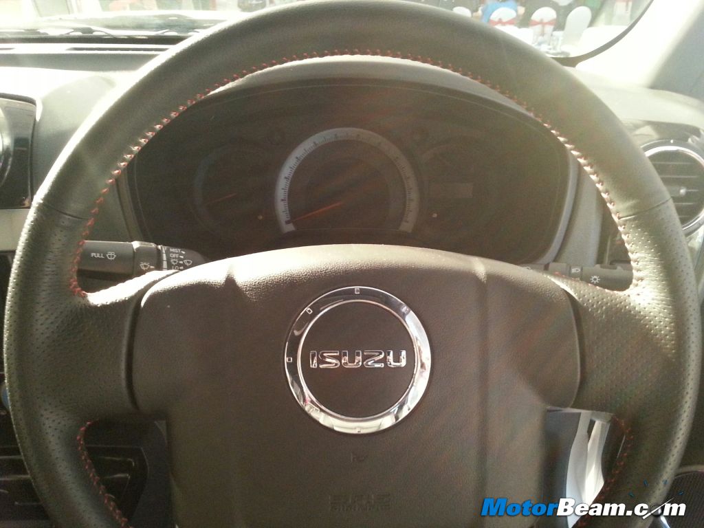 Isuzu MU7 Steering Wheel