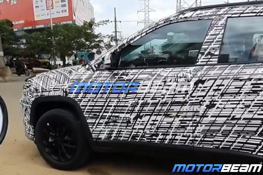 Jeep Compass Facelift Spotted