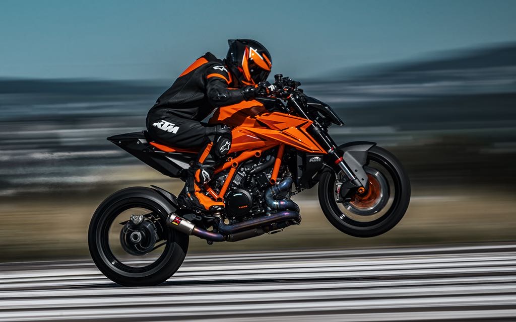 KTM 1390 Super Duke R Side