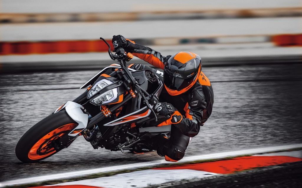 KTM 890 Duke R Features