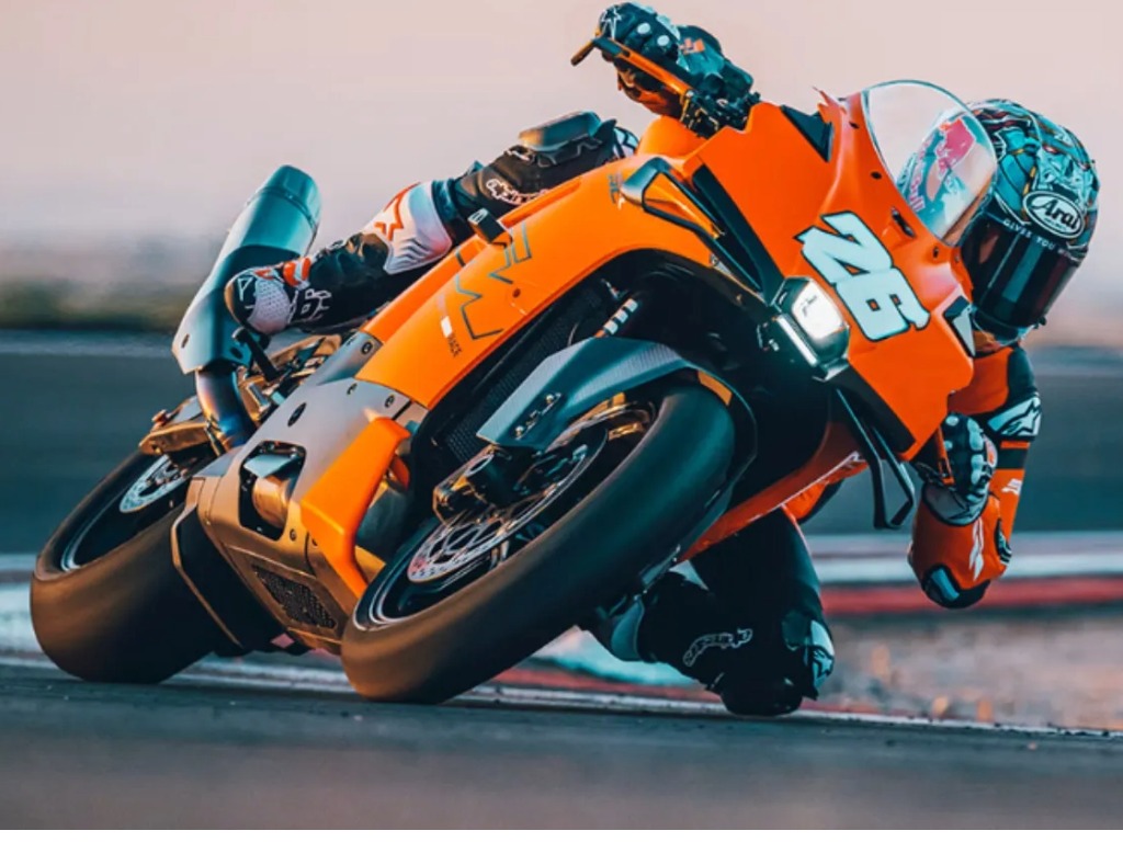 KTM 990 RC R front