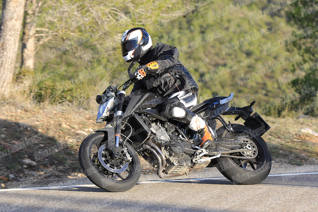 KTM DUKE 790 Testing