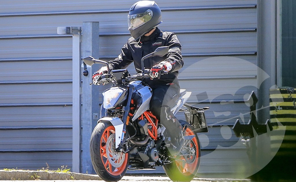 KTM Duke 125 Spy Shot Front