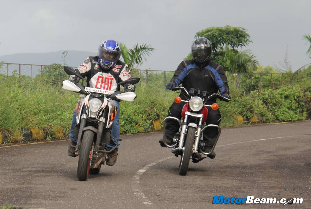 KTM Duke 390 vs Yamaha RD350 Road Test