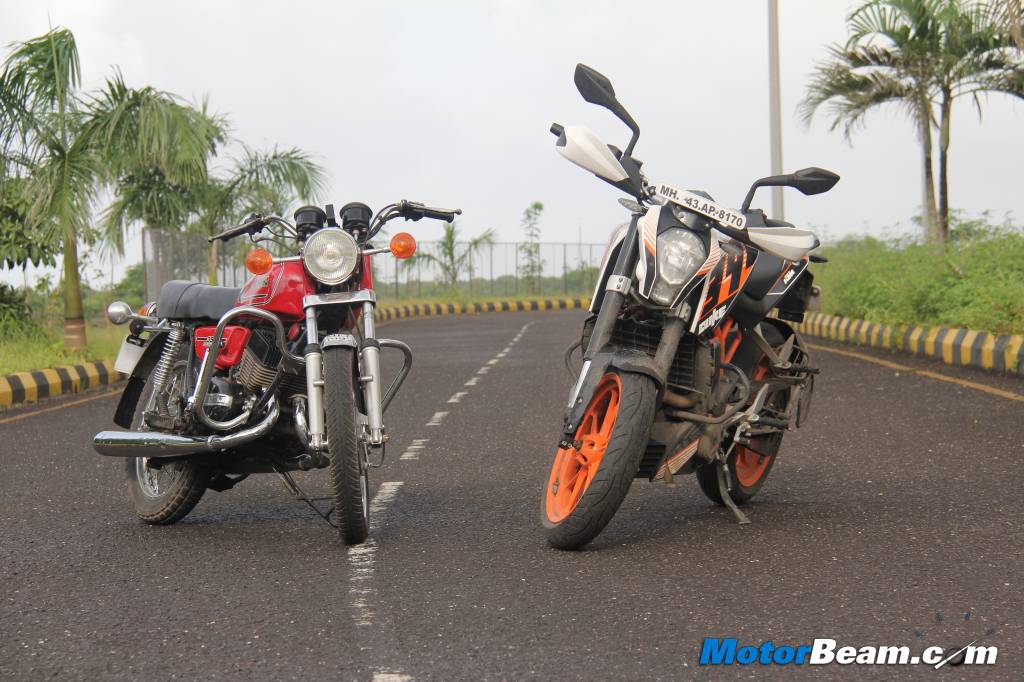 KTM Duke 390 vs Yamaha RD350 Shootout