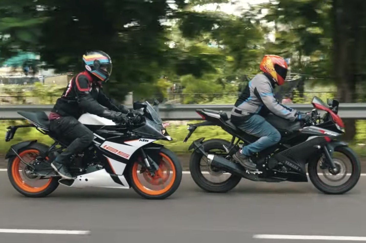 KTM RC 125 vs Yamaha R15 V3