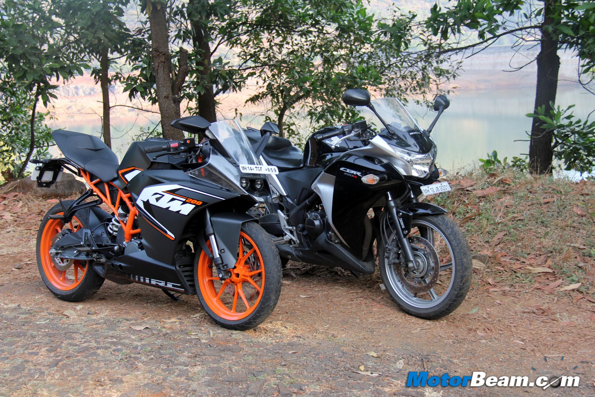 KTM RC 200 vs Honda CBR250R Comparison