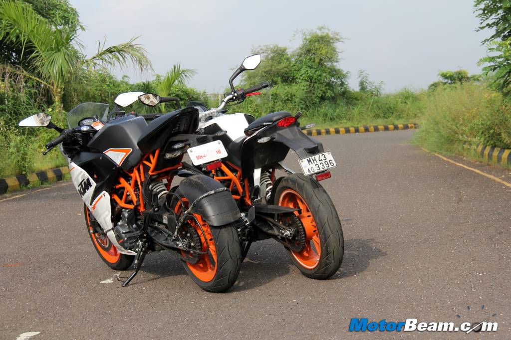KTM RC 390 vs Duke 390 Road Test