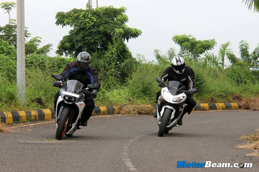 KTM RC 390 vs Kawasaki Ninja 300 Handling