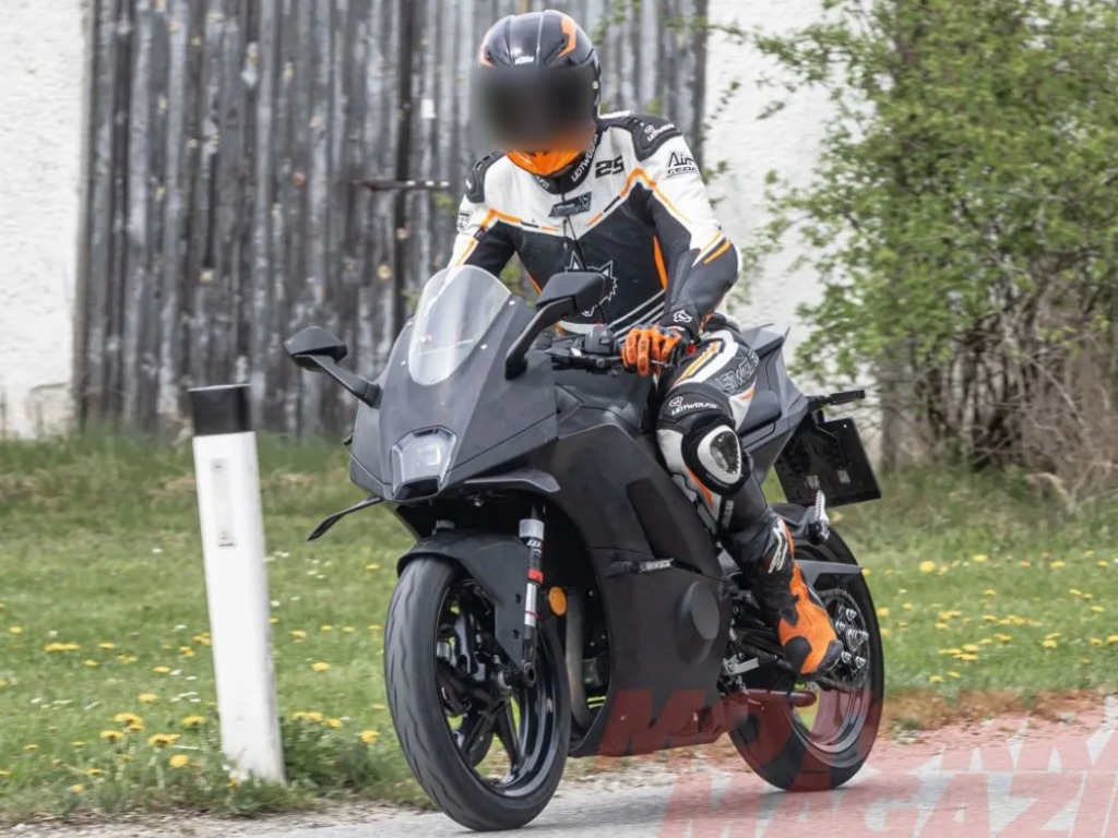 KTM RC 490 front