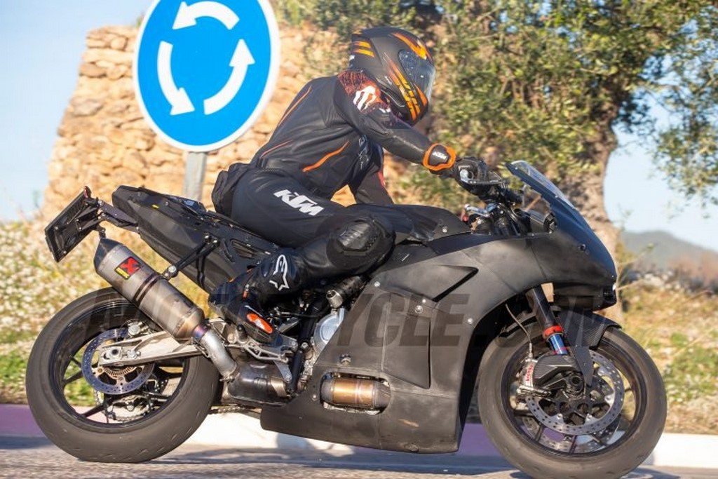 KTM RC 990 Spied Side