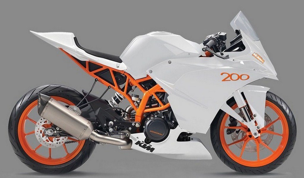 KTM RC200 Side