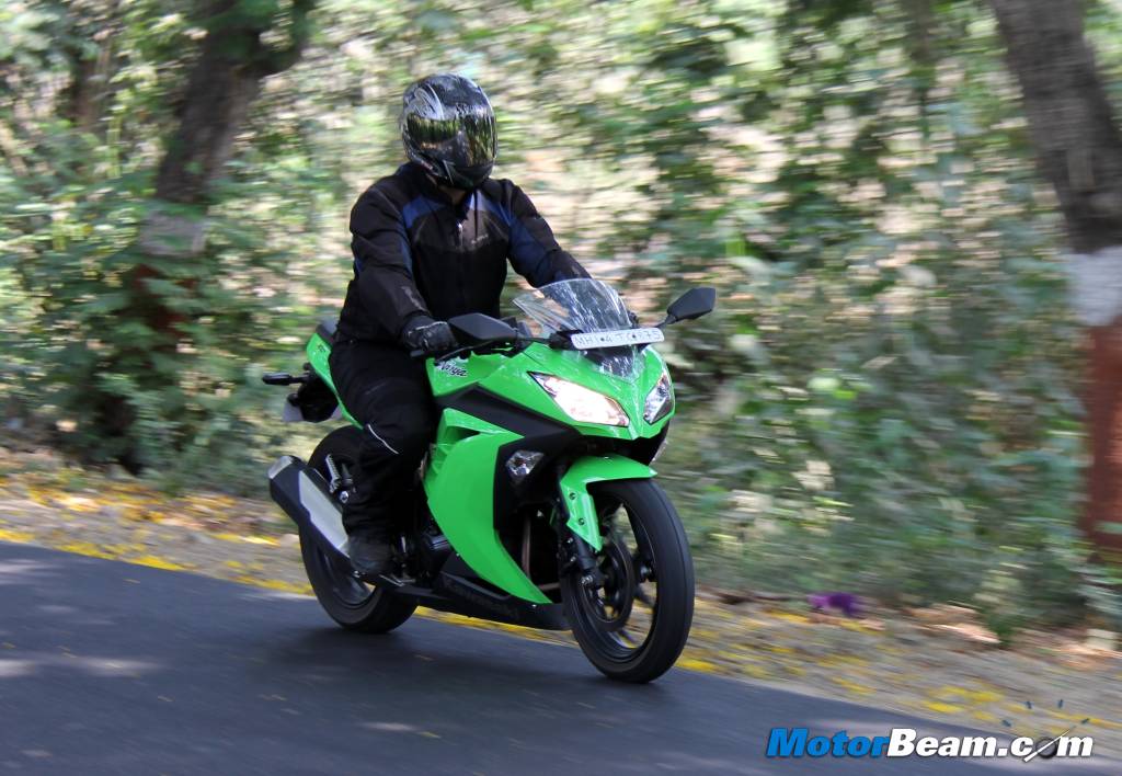 Kawasaki Ninja 300 Feature