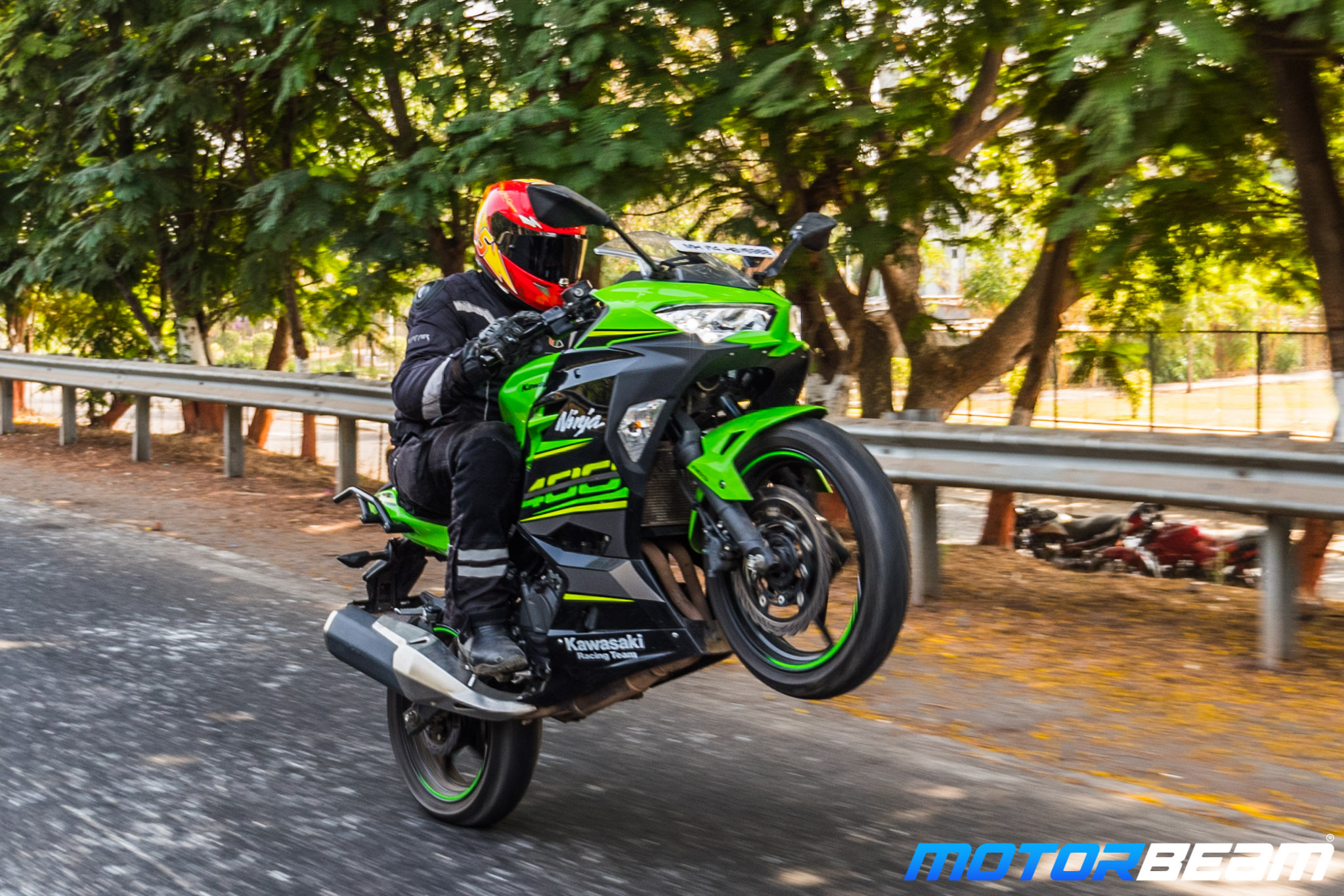 Kawasaki 400 Review Test | MotorBeam