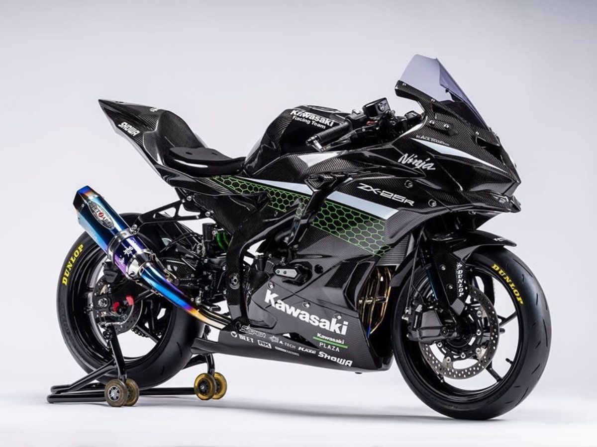 Kawasaki-Ninja-ZX-25R-Racer-
