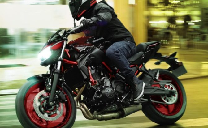 Kawasaki Z650 side