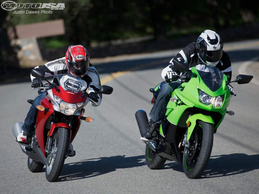 Bakterie Annoncør Demontere Kawasaki Ninja 250R vs Honda CBR250R