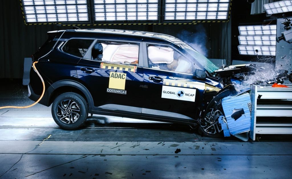 Kia Carens Front Impact Crash Test