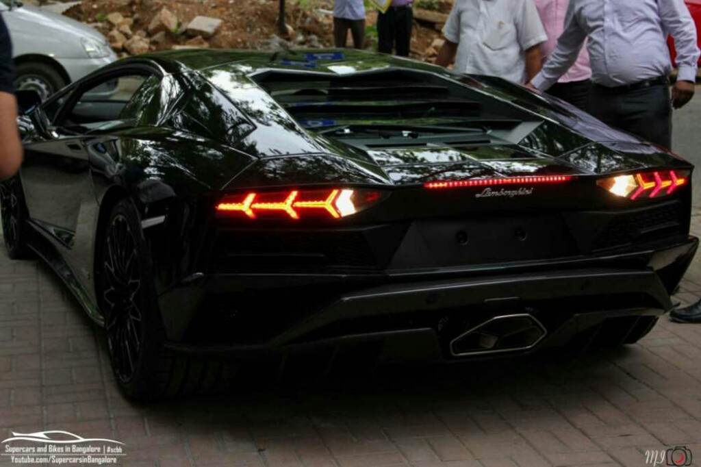 First Lamborghini Aventador S Delivered In India Motorbeam