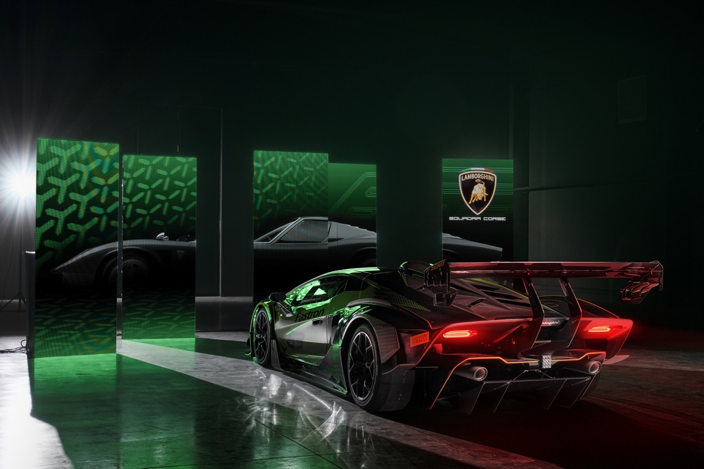 Rear profile of the hypercar