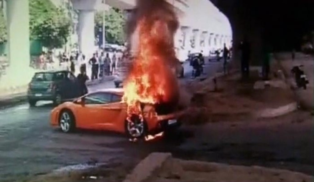 Lamborghini Gallardo Catches Fire