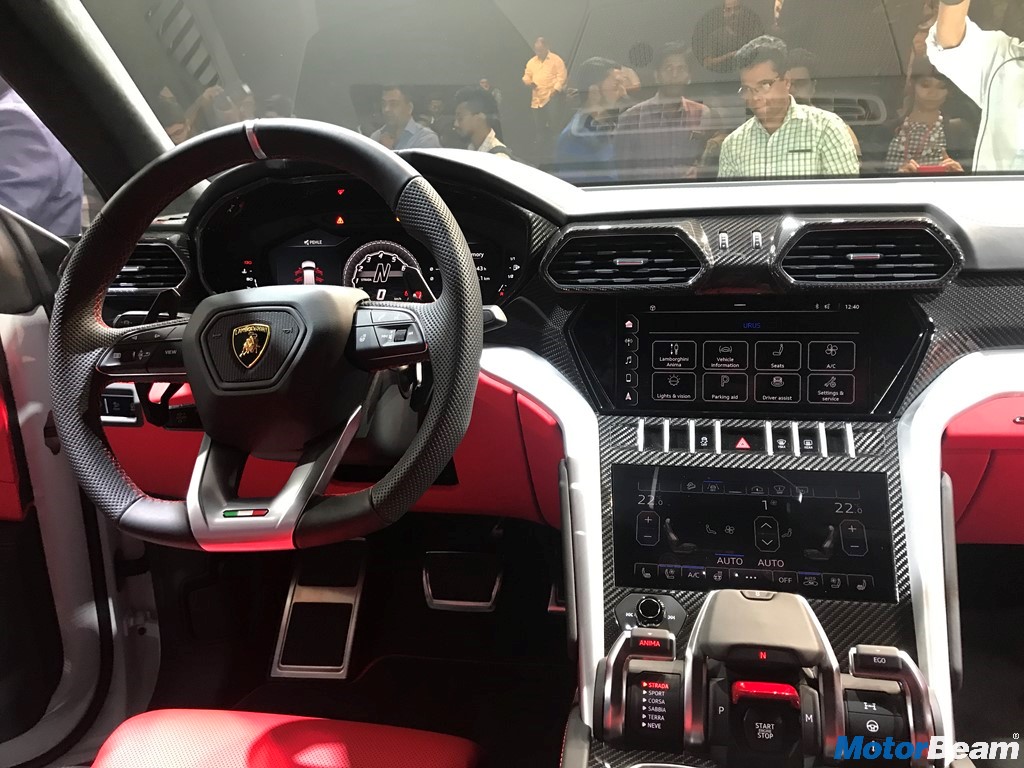 Lamborghini Urus Dashboard