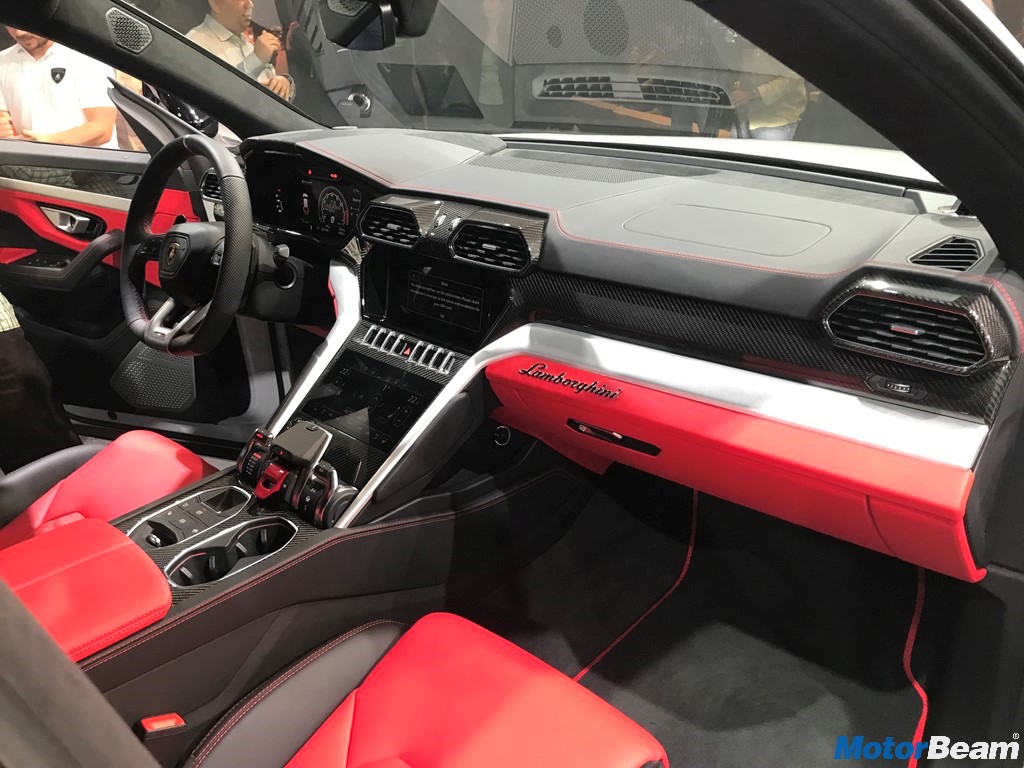 Lamborghini Urus Interior