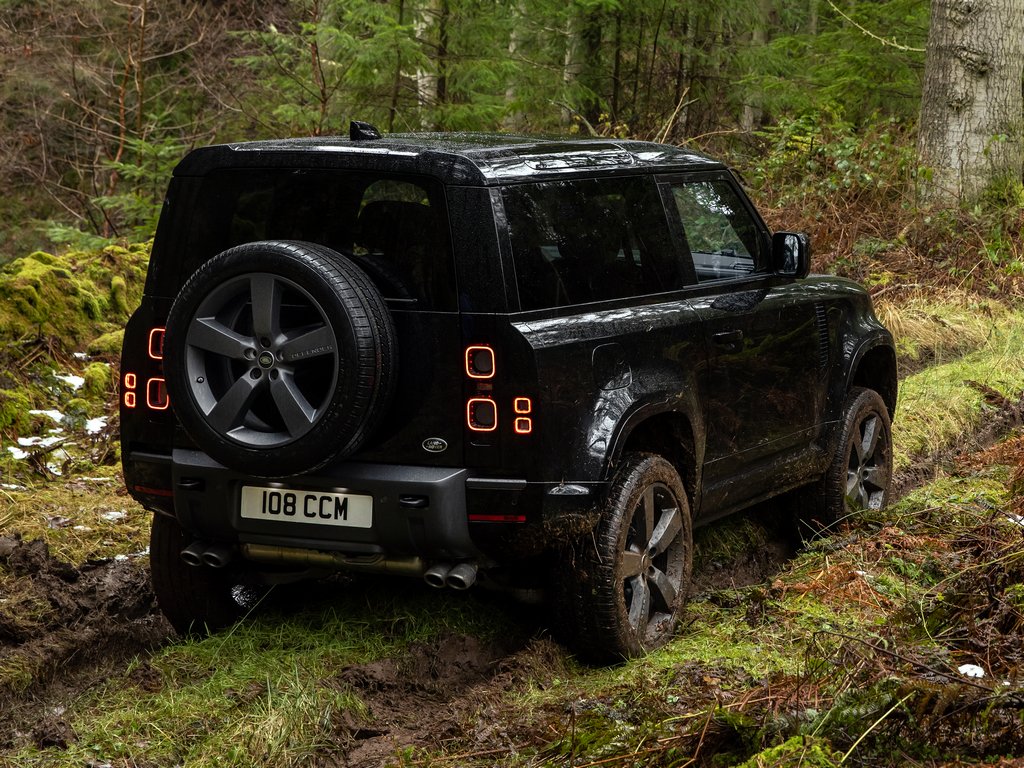 Land Rover Defender 90 V8 Rear